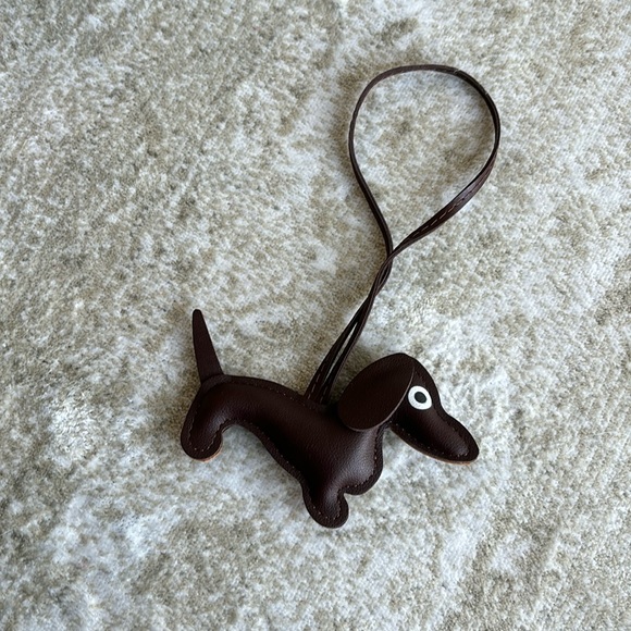 Anthropologie brown leather dachshund hanging keychain for bag or car - Picture 3 of 4